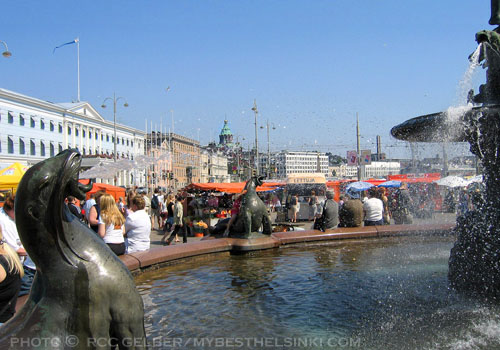 Havis Amanda statue at the Helsinki Market Square in the South Harbor. Photo & pop-up photo &copy; R.C. Candolin-Gelber 1999, 2000-2007, 2008 -