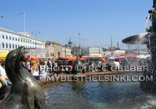Havis Amanda statue at the Helsinki Market Square in the South Harbor. Photo & pop-up photo &copy; R.C. Candolin-Gelber 1999, 2000-2007, 2008 -
