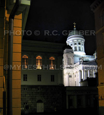 Helsinki Cathedral in Night Light. Photo & pop-up photo © R.C. Candolin-Gelber 1999 - 