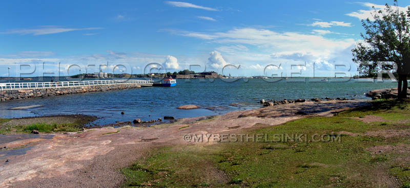 View from Kaivopuisto park promenade, toward Suomenlinna & S&auml;rkk&auml; islands. Photo & pop-up photo &copy; R.C. Candolin-Gelber 1999, 2000-2007, 2008 -