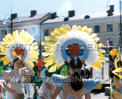 Carnival girls on Senate Square