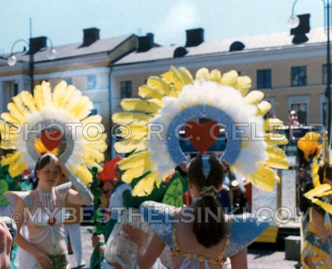Carnival girls on Senate Square