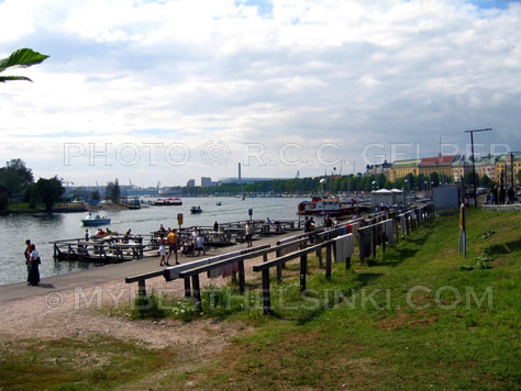 Helsinki, Meristama rug washing piers. Photo © RCC Gelber 1999, 2000-2008, 2009 -